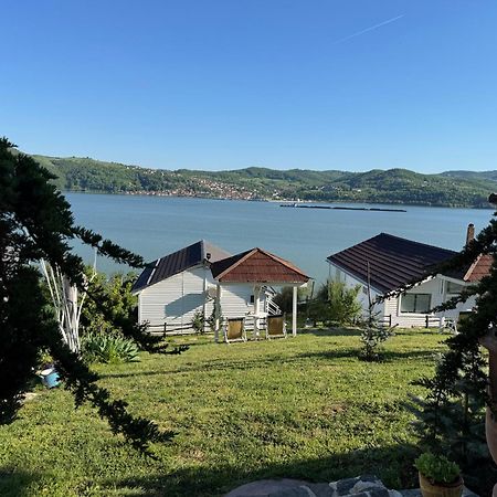 Dream Tricule Villa Svinita Exterior photo